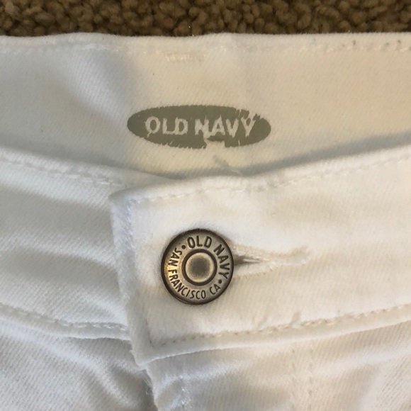 Old Navy White Shorts - Picture 2 of 3